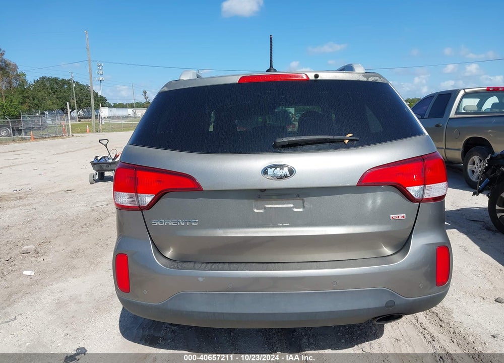 2015 KIA SORENTO LX VIN: 5XYKT3A63FG592839