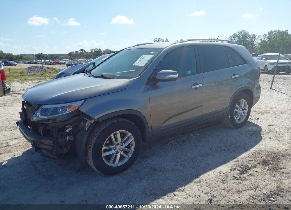2015 KIA SORENTO LX VIN: 5XYKT3A63FG592839