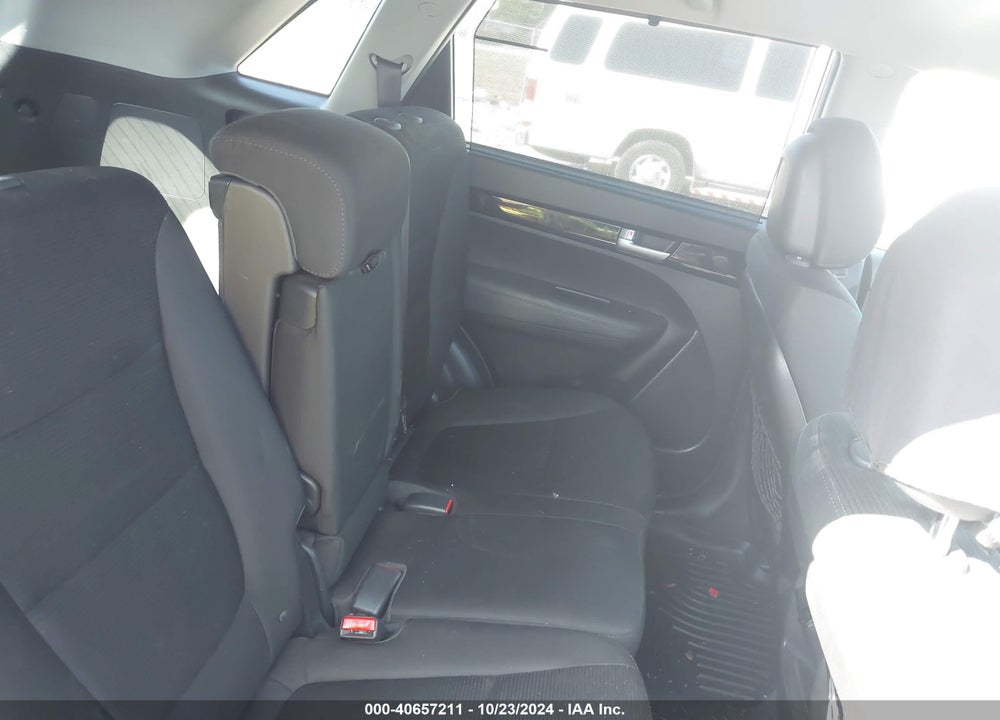 2015 KIA SORENTO LX VIN: 5XYKT3A63FG592839