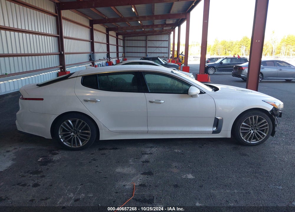 2018 KIA STINGER VIN: KNAE15LA5J6035343