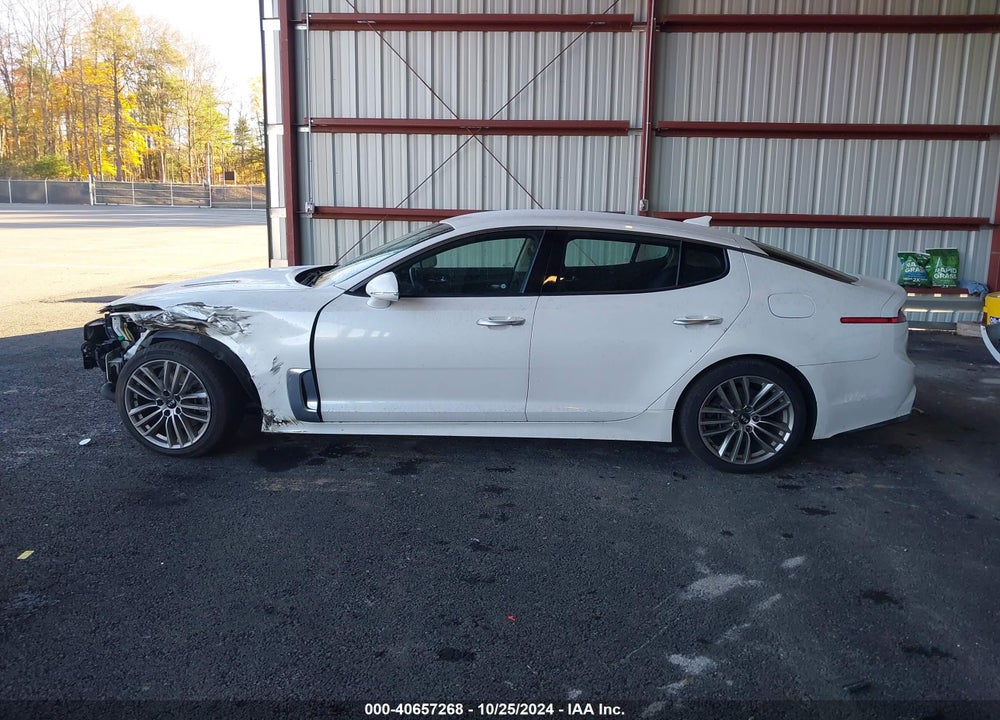 2018 KIA STINGER VIN: KNAE15LA5J6035343