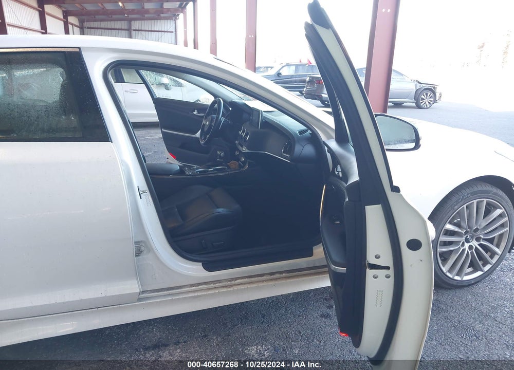 2018 KIA STINGER VIN: KNAE15LA5J6035343
