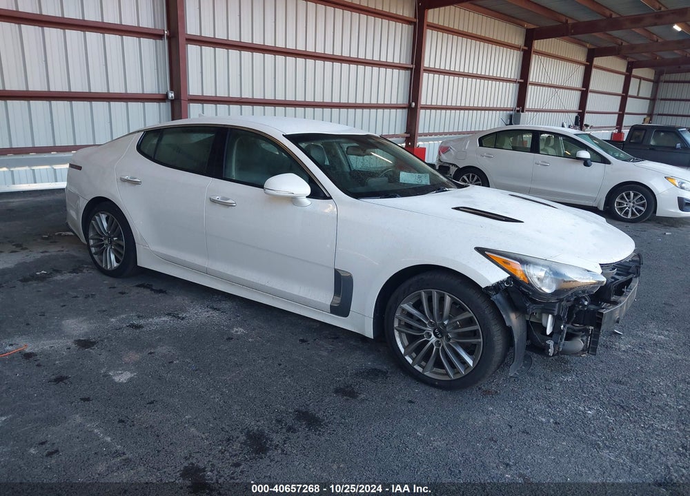 2018 KIA STINGER VIN: KNAE15LA5J6035343