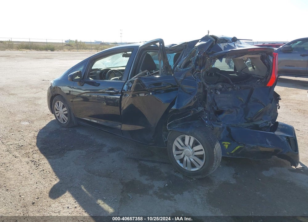 2015 HONDA FIT LX VIN: 3HGGK5H53FM775521