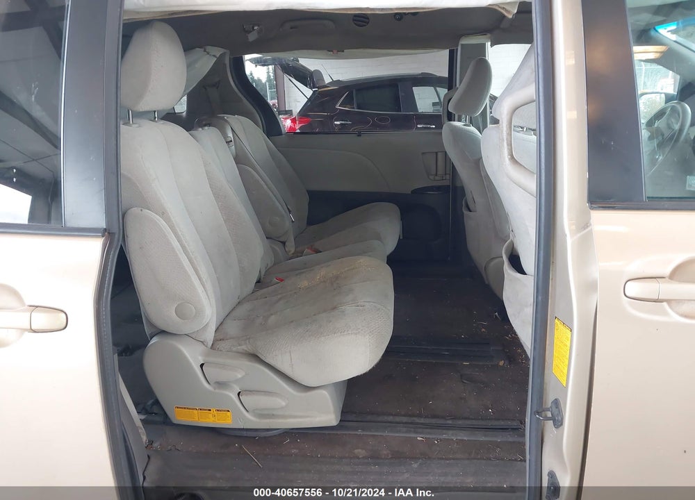 2011 TOYOTA SIENNA LE V6 VIN: 5TDKK3DC1BS126375