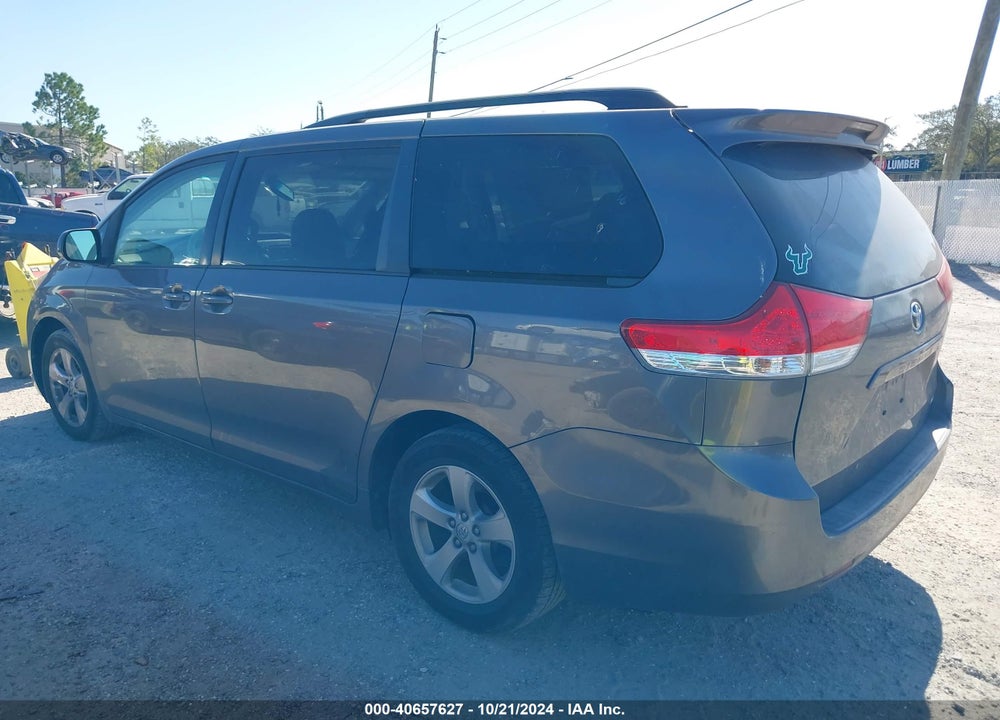 2013 TOYOTA SIENNA LE V6 8 PASSENGER VIN: 5TDKK3DC3DS401120