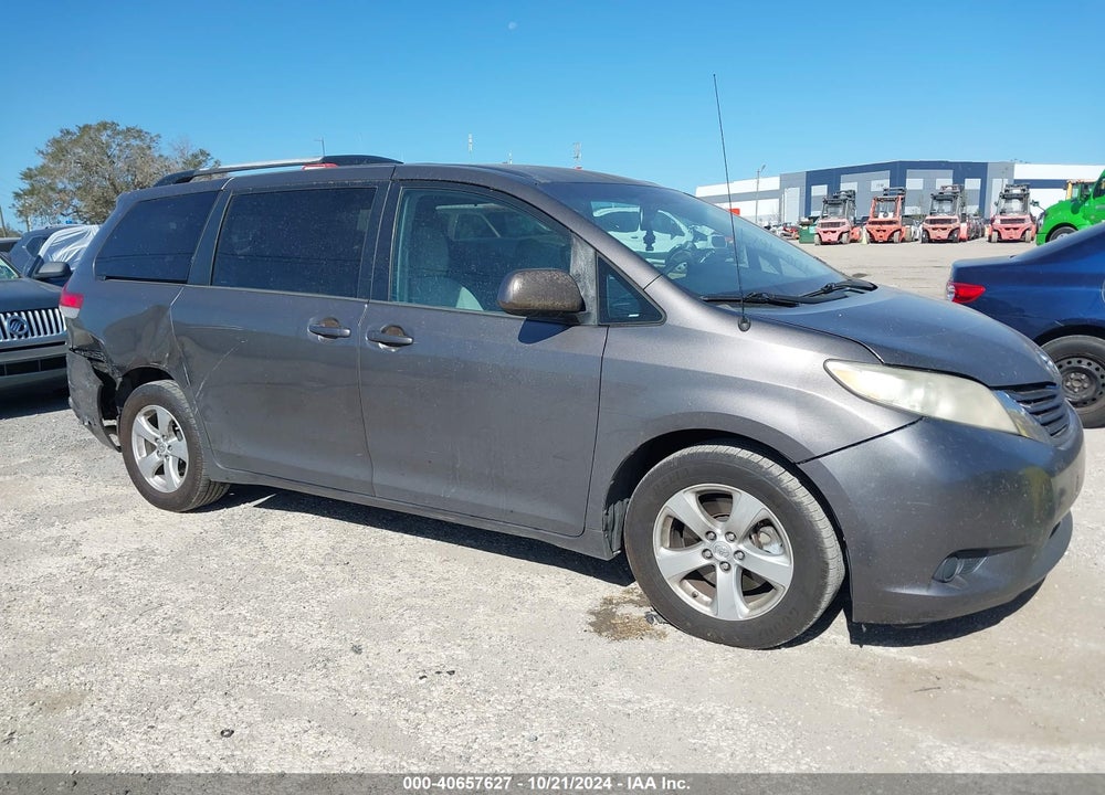 2013 TOYOTA SIENNA LE V6 8 PASSENGER VIN: 5TDKK3DC3DS401120