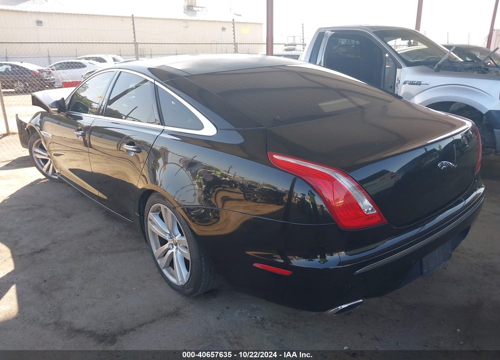 2011 JAGUAR XJ VIN: SAJWA1CB8BLV02767