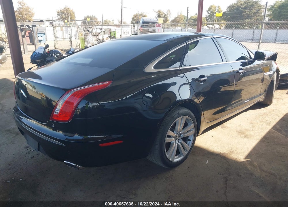 2011 JAGUAR XJ VIN: SAJWA1CB8BLV02767