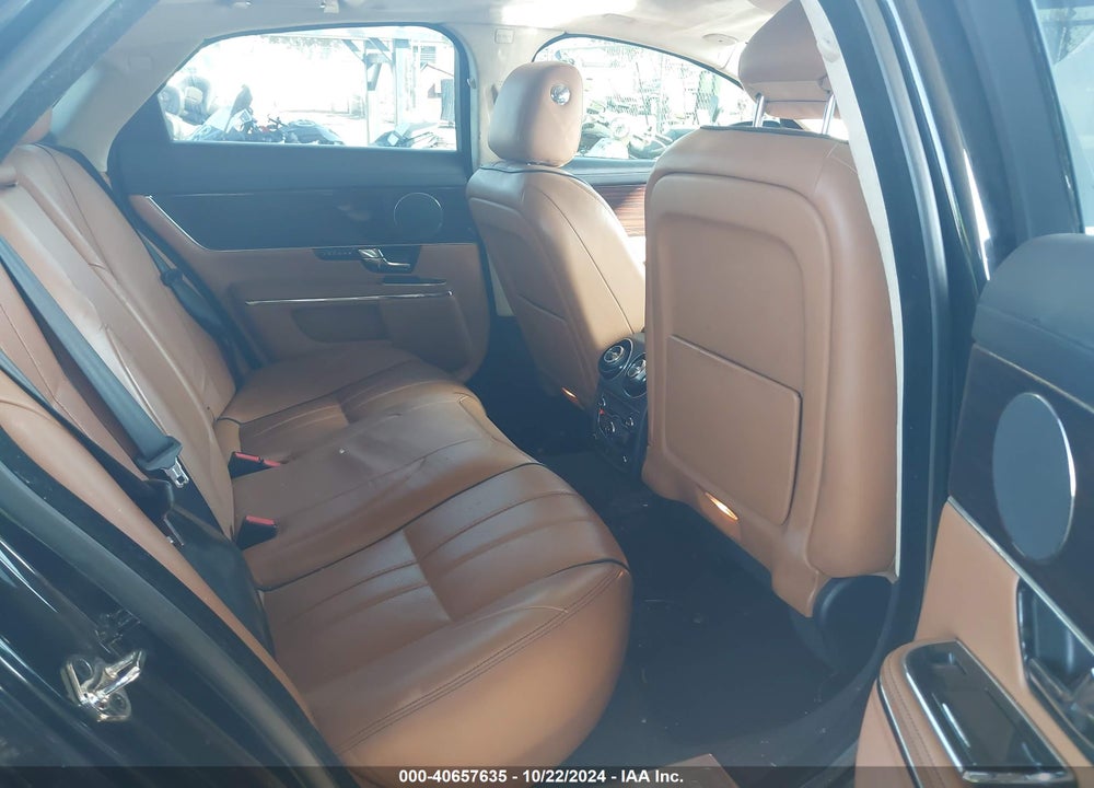 2011 JAGUAR XJ VIN: SAJWA1CB8BLV02767