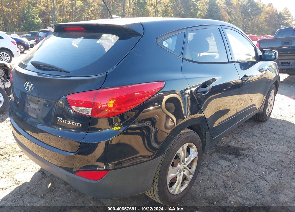 2010 HYUNDAI TUCSON GLS VIN: KM8JT3AC4AU077031
