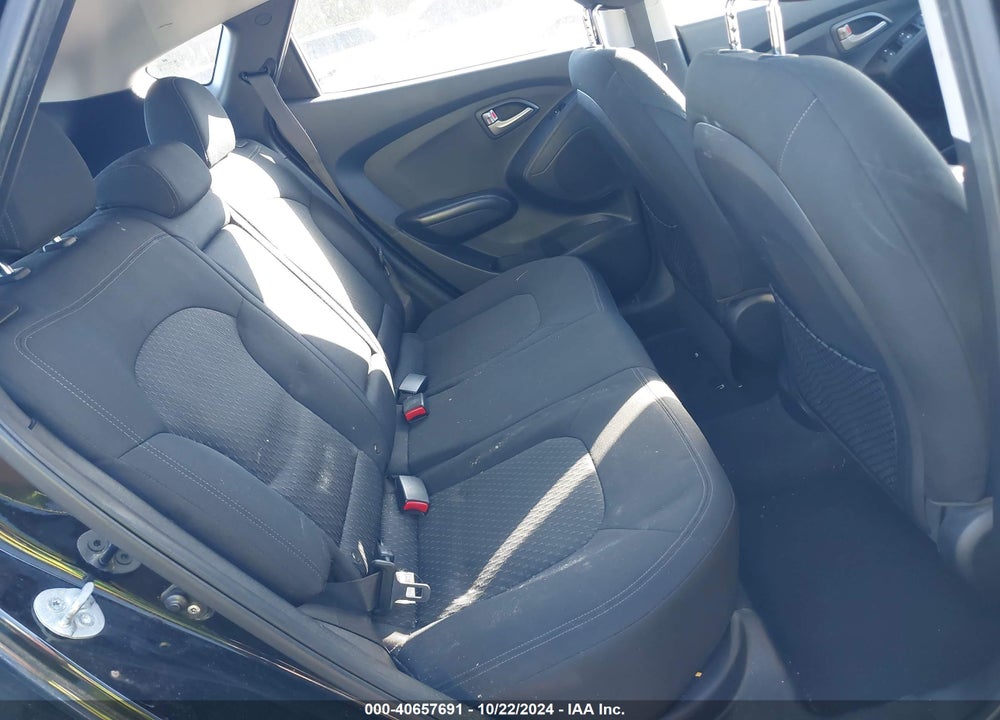 2010 HYUNDAI TUCSON GLS VIN: KM8JT3AC4AU077031