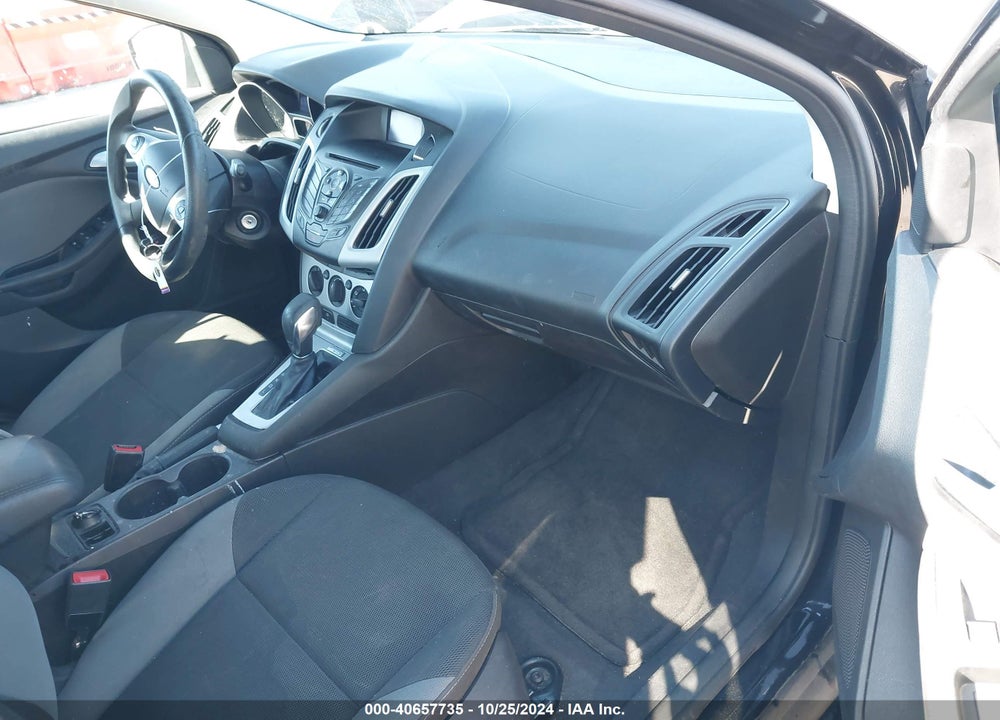 2014 FORD FOCUS SE VIN: 1FADP3K23EL234111