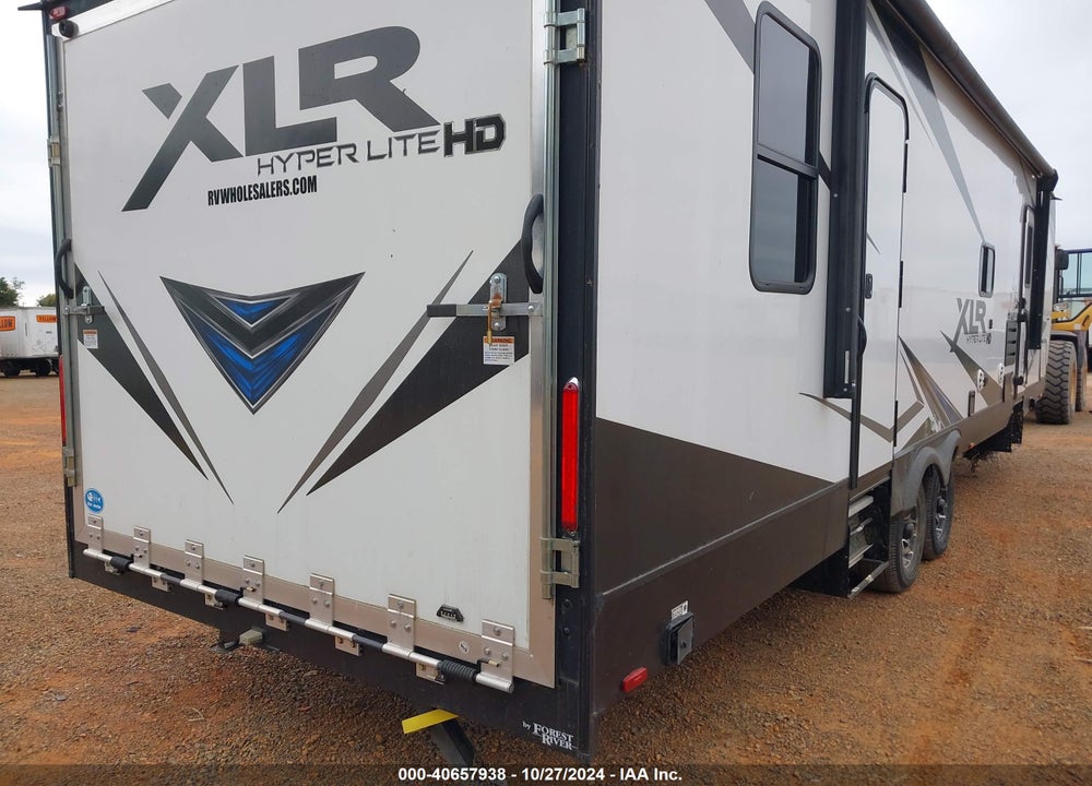 2021 FOREST RIVER XLR HYPER XLT 3212 VIN: 4X4TXLH2XMF167155