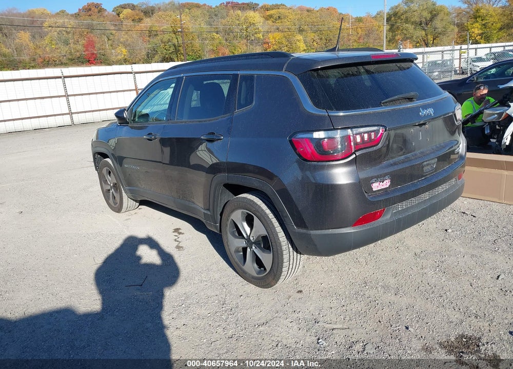 2018 JEEP COMPASS LATITUDE 4X4 VIN: 3C4NJDBB8JT262927