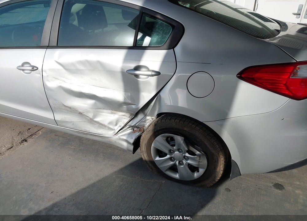 2015 KIA FORTE LX VIN: KNAFK4A63F5408774