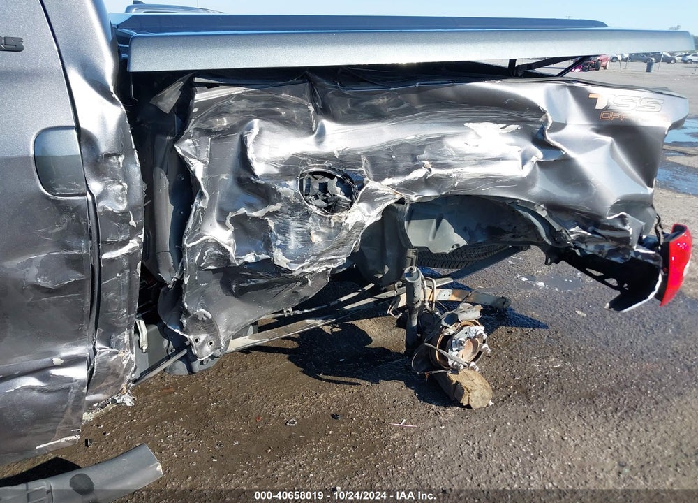 2018 TOYOTA TUNDRA SR5 4.6L V8 VIN: 5TFRM5F16JX127532