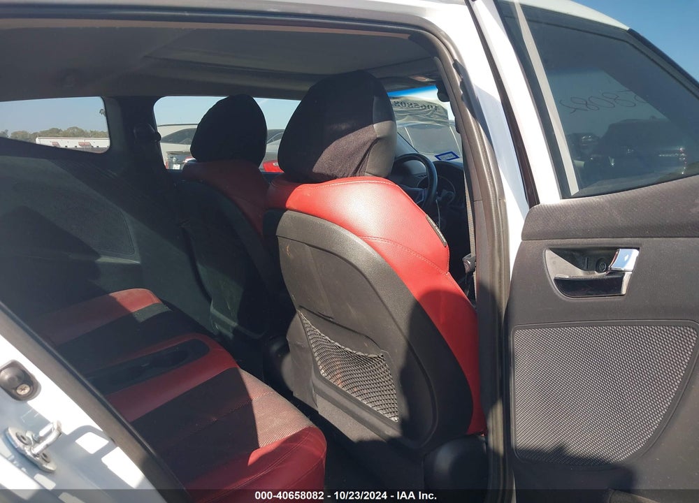 2012 HYUNDAI VELOSTER BASE W/RED/BLACK VIN: KMHTC6AD9CU048825
