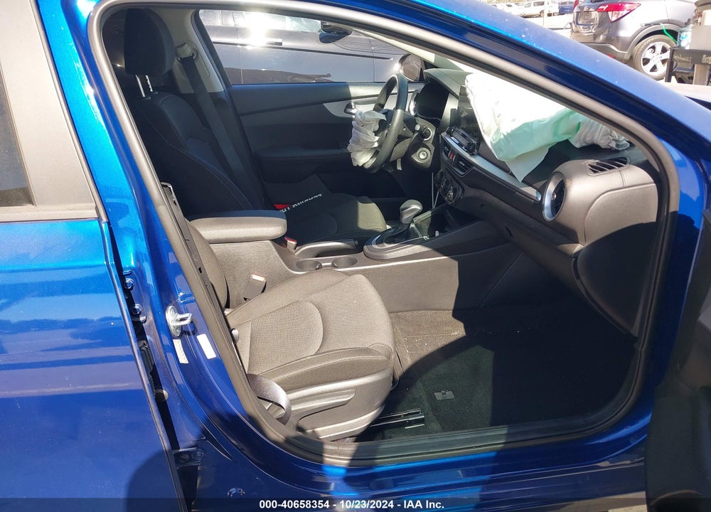 2024 KIA FORTE LXS VIN: 3KPF24AD6RE717729