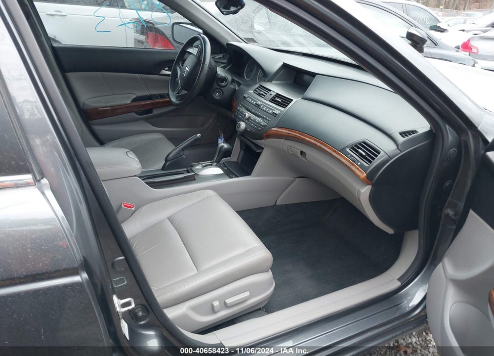 2012 HONDA ACCORD 2.4 EX-L VIN: 1HGCP2F84CA097205