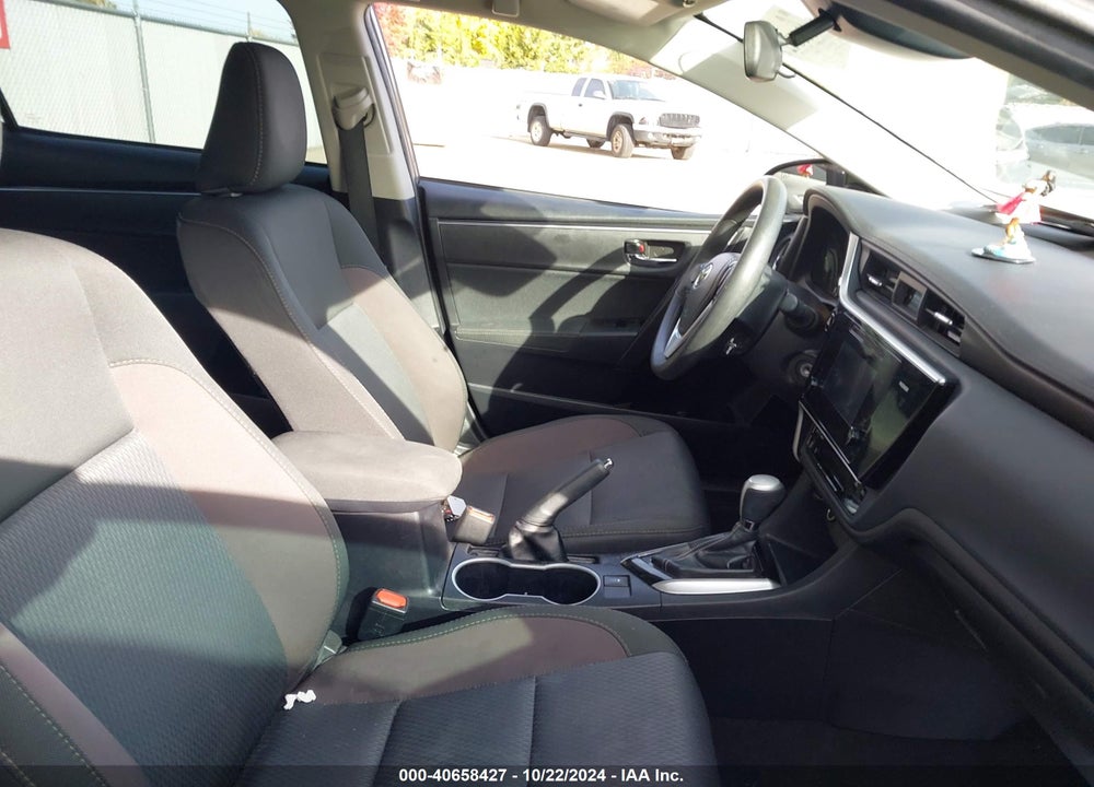 2017 TOYOTA COROLLA LE VIN: 2T1BURHE1HC905902