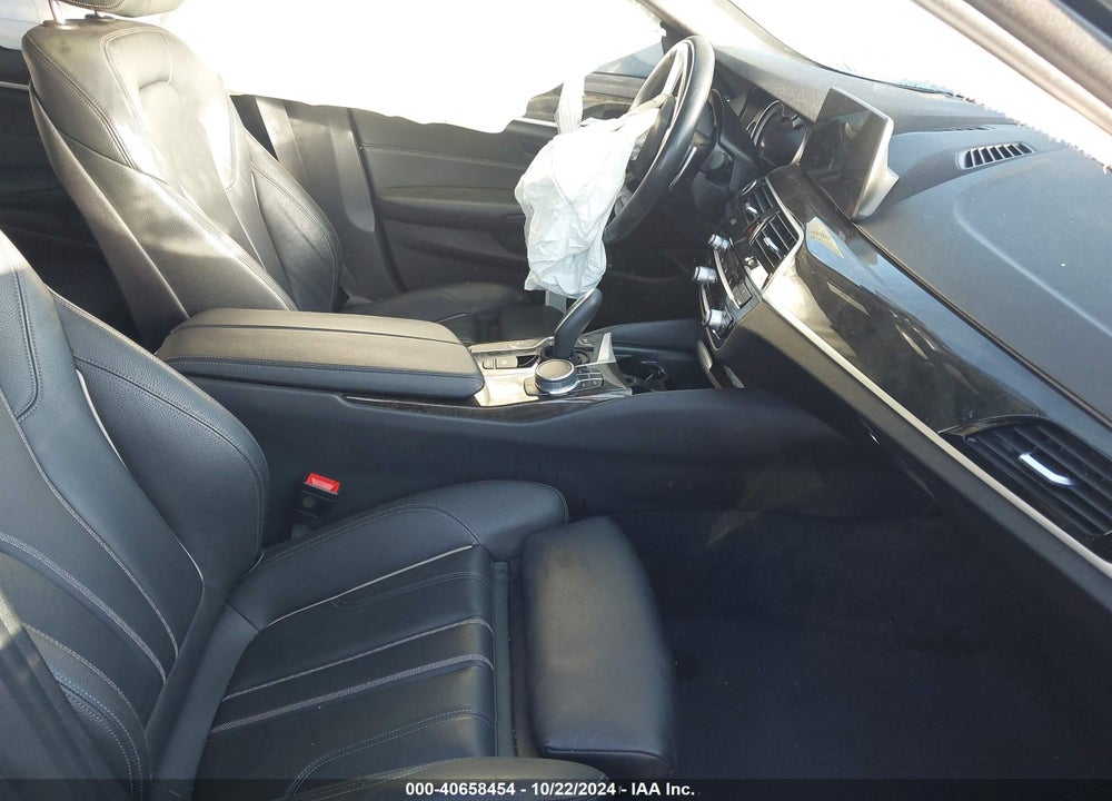 2018 BMW 530E IPERFORMANCE VIN: WBAJA9C5XJB033782