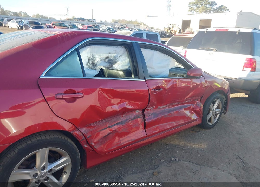 2013 TOYOTA CAMRY SE VIN: 4T1BF1FKXDU654925