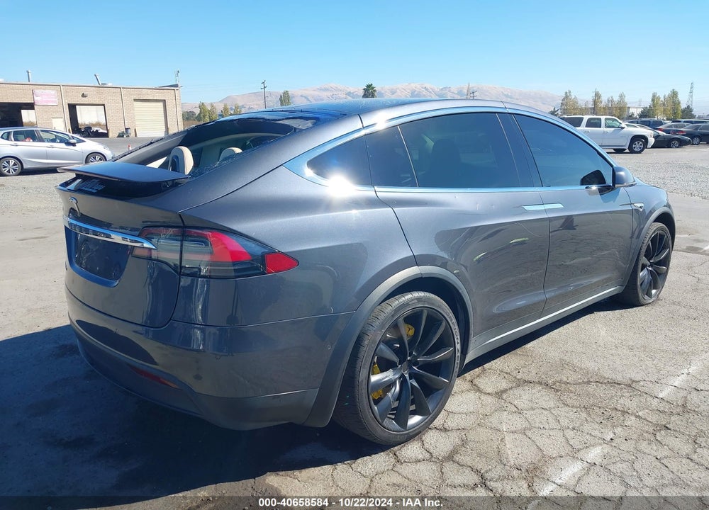 2016 TESLA MODEL X VIN: 5YJXCBE21GF002637
