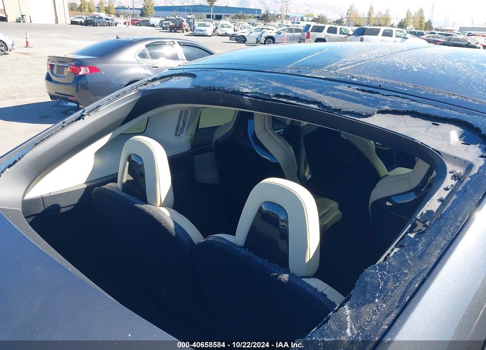 2016 TESLA MODEL X VIN: 5YJXCBE21GF002637
