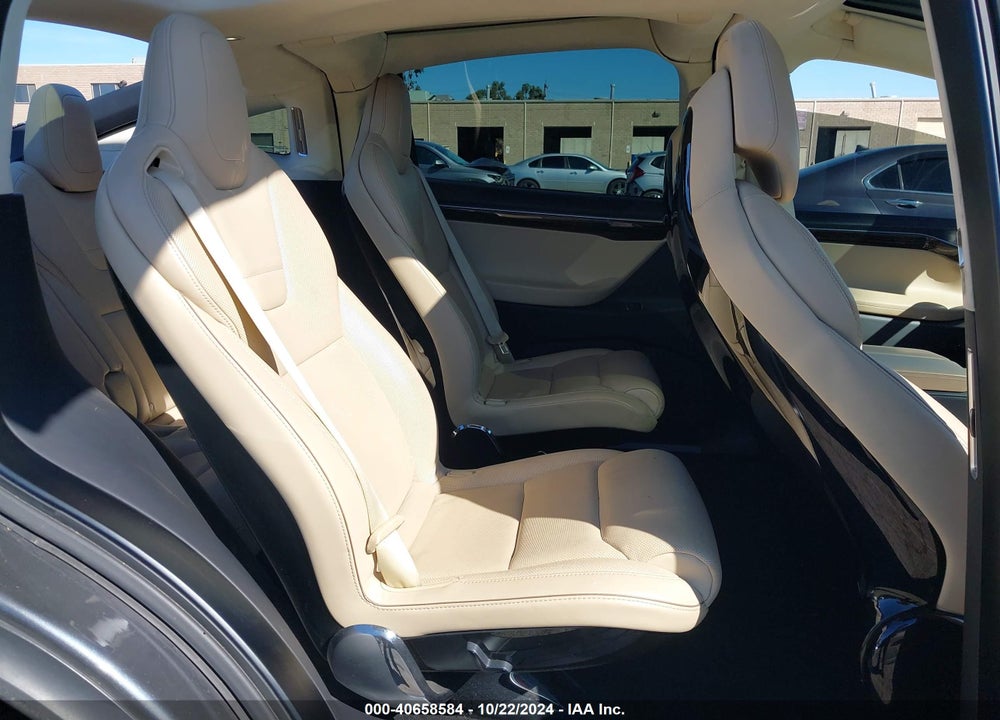2016 TESLA MODEL X VIN: 5YJXCBE21GF002637