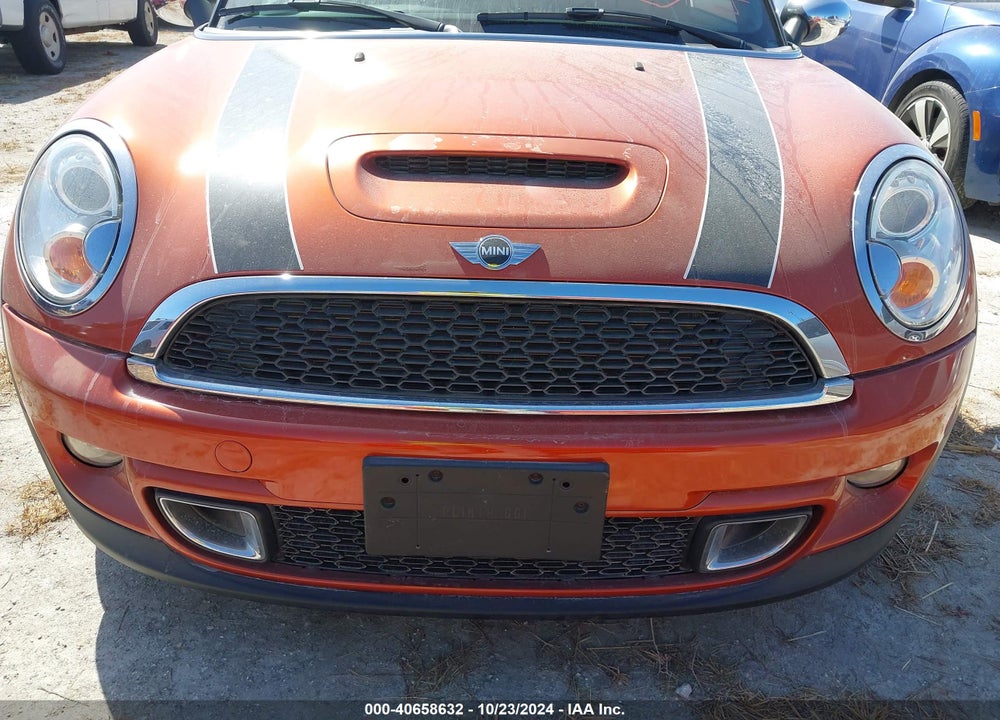 2013 MINI CONVERTIBLE COOPER S VIN: WMWZP3C50DT297316