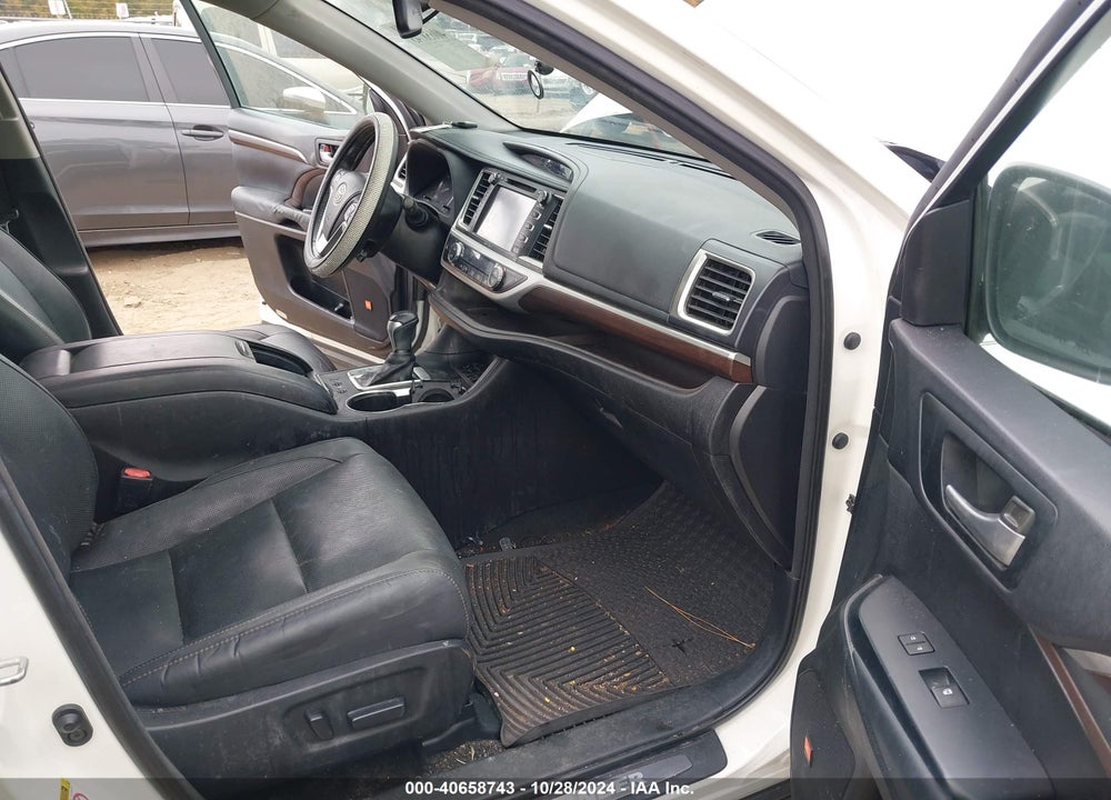 2015 TOYOTA HIGHLANDER LIMITED V6 VIN: 5TDYKRFHXFS041076