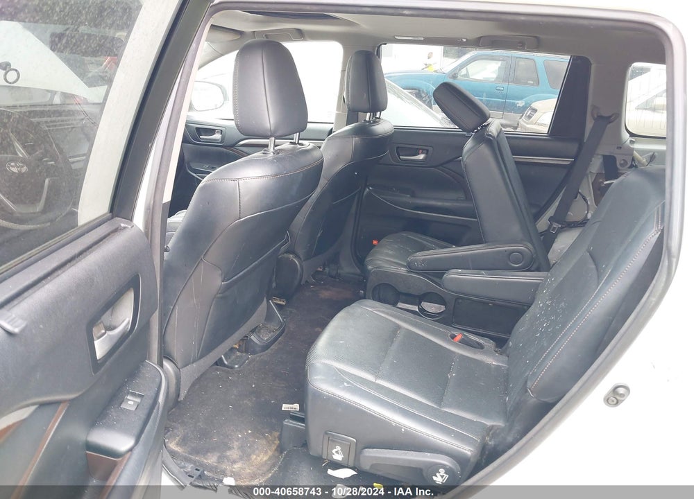 2015 TOYOTA HIGHLANDER LIMITED V6 VIN: 5TDYKRFHXFS041076