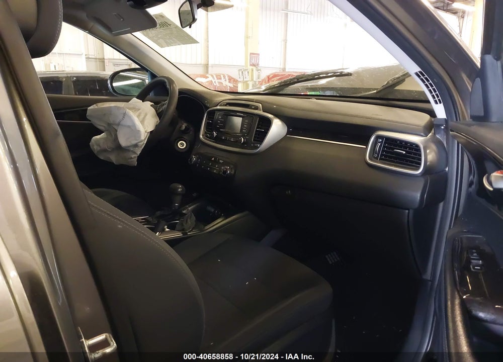 2016 KIA SORENTO 3.3L LX VIN: 5XYPGDA58GG137199