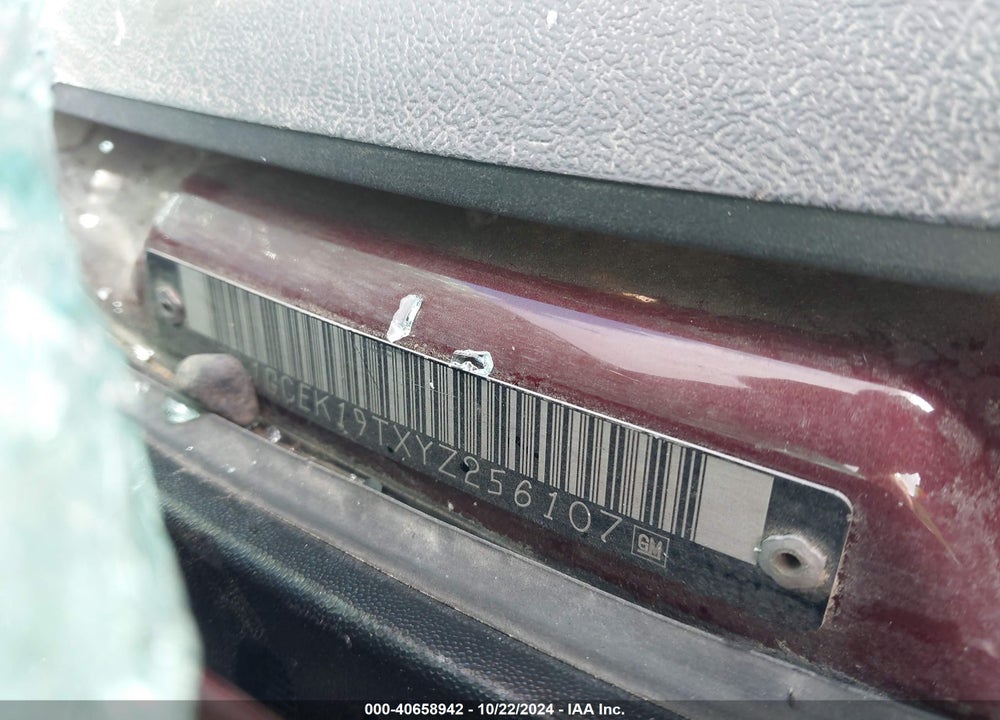 2000 CHEVROLET SILVERADO 1500 LS VIN: 1GCEK19TXYZ256107