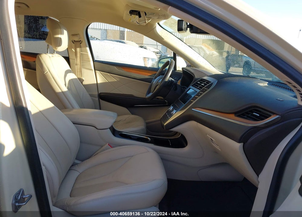 2018 LINCOLN MKC SELECT VIN: 5LMCJ2C97JUL04588
