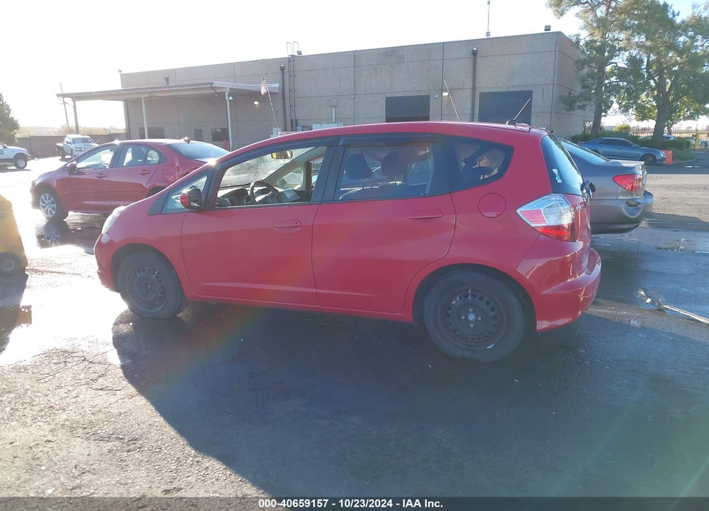 2013 HONDA FIT VIN: JHMGE8G36DC023610