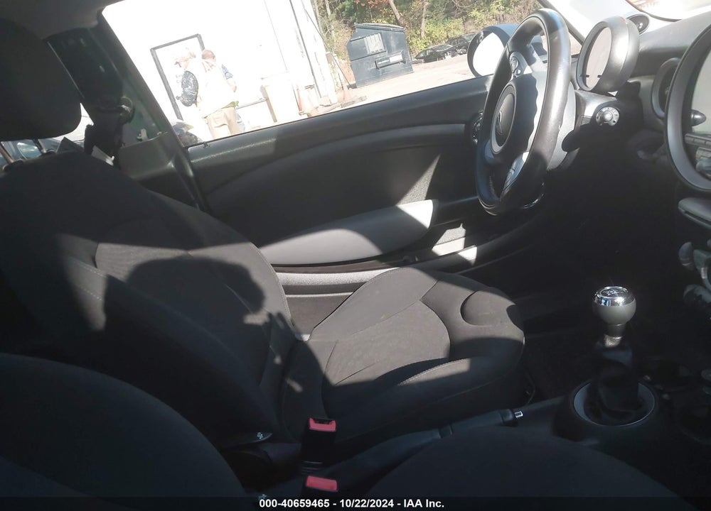2010 MINI COOPER VIN: WMWMF3C53ATZ26799