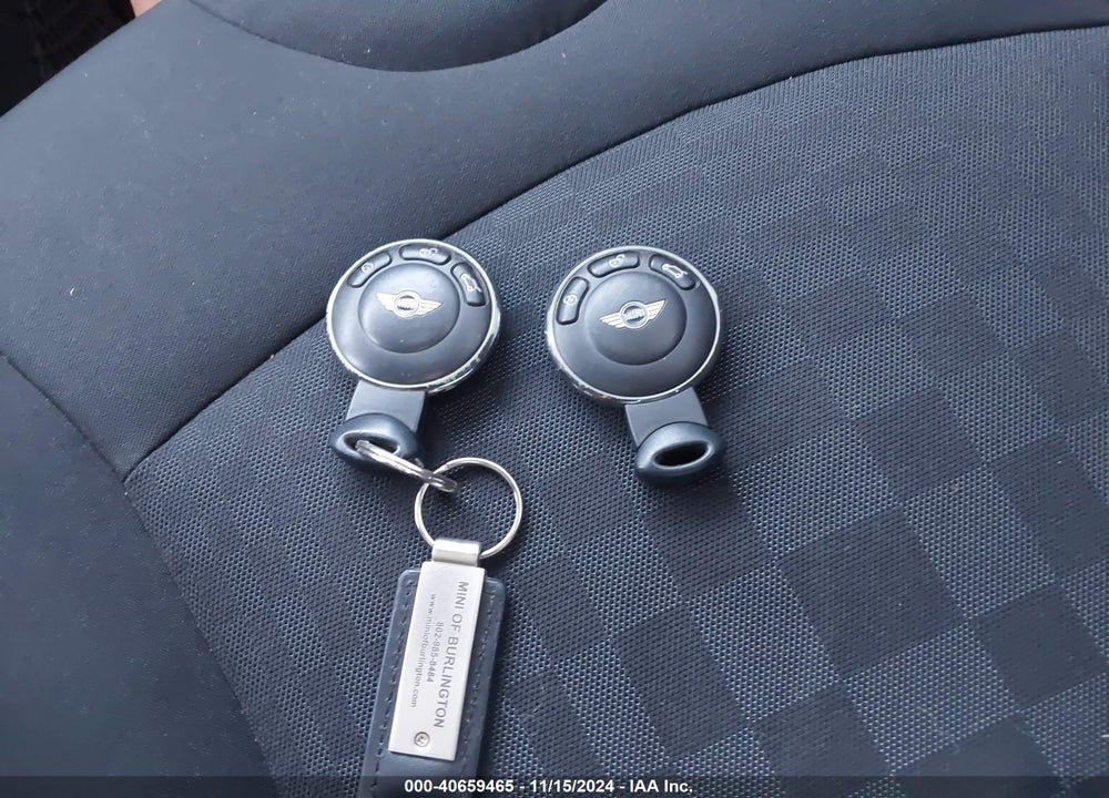 2010 MINI COOPER VIN: WMWMF3C53ATZ26799