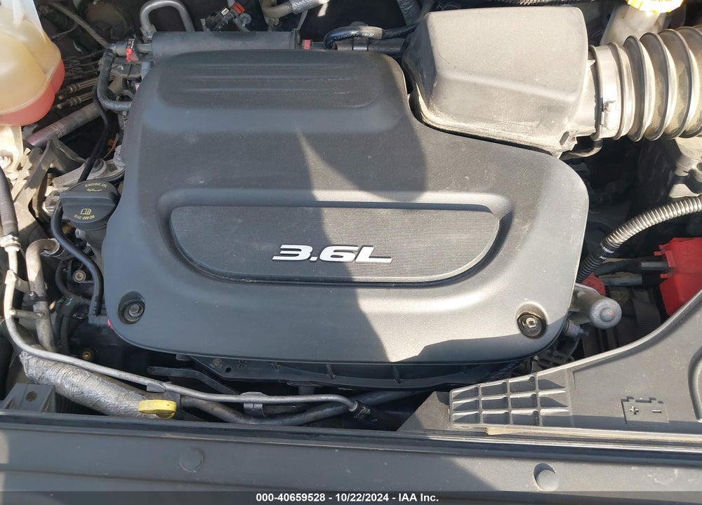 2018 CHRYSLER PACIFICA TOURING L VIN: 2C4RC1BG0JR211172