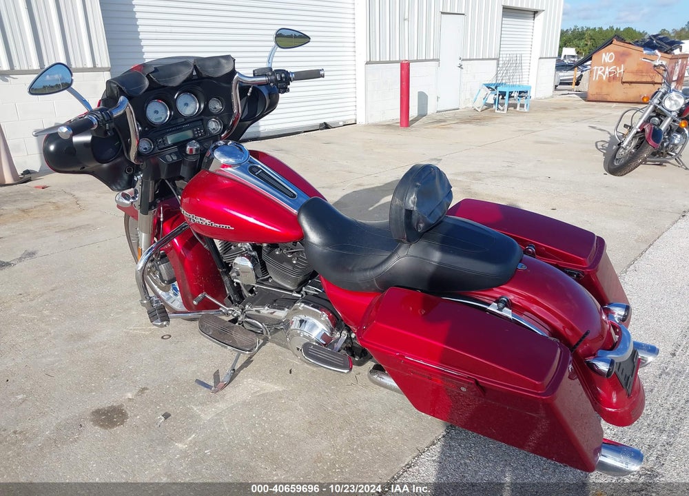 2013 HARLEY-DAVIDSON FLHX STREET GLIDE VIN: 1HD1KBM12DB680781