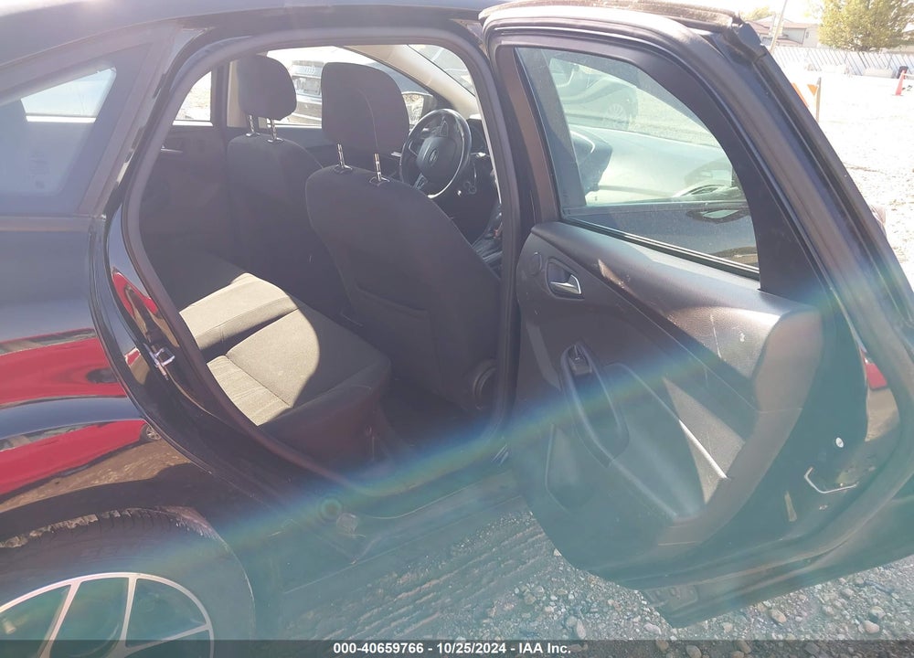 2018 FORD FOCUS SEL VIN: 1FADP3H21JL202792
