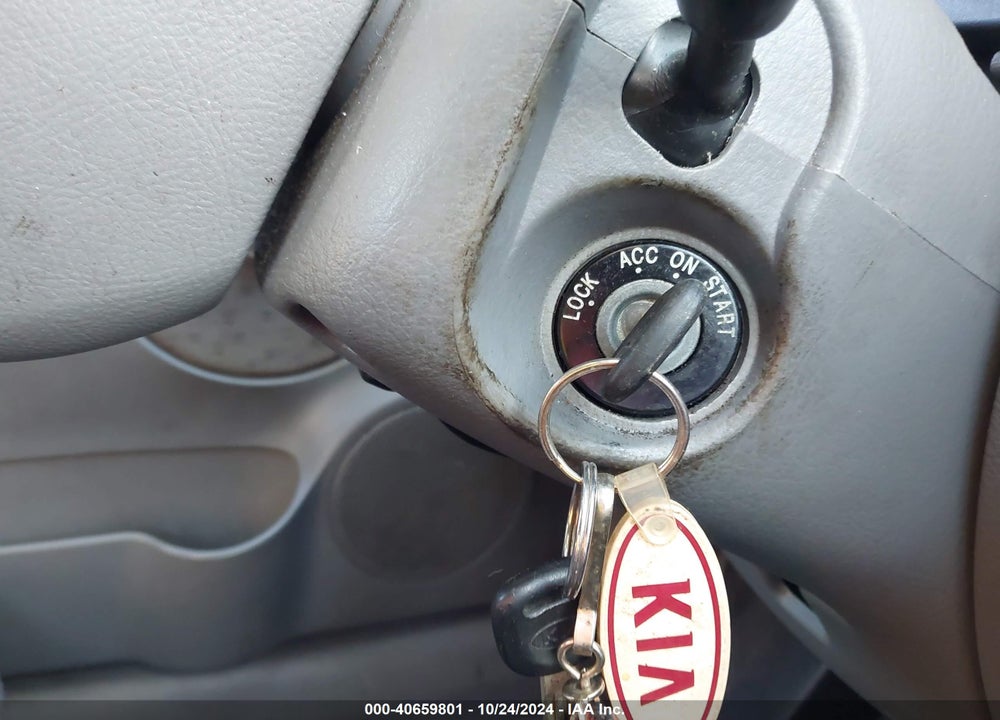2005 KIA RIO VIN: KNADC125056383768