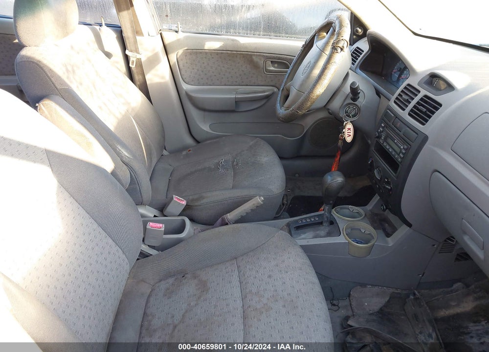 2005 KIA RIO VIN: KNADC125056383768
