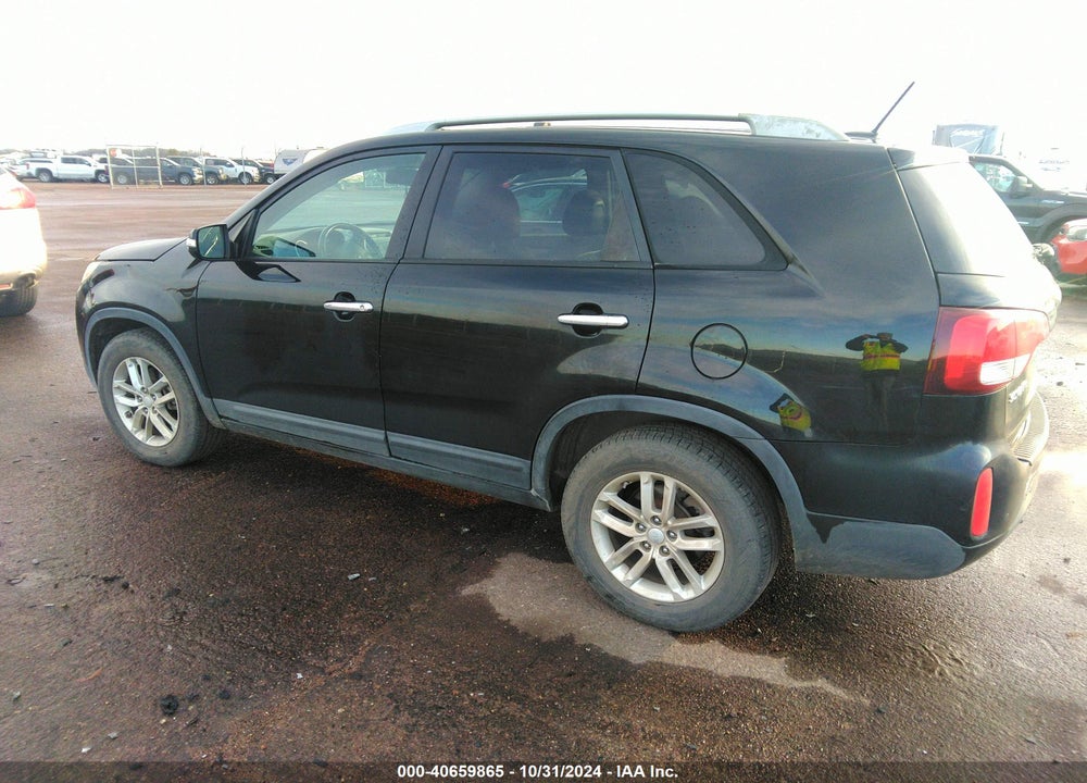 2015 KIA SORENTO LX V6 VIN: 5XYKT4A79FG578524