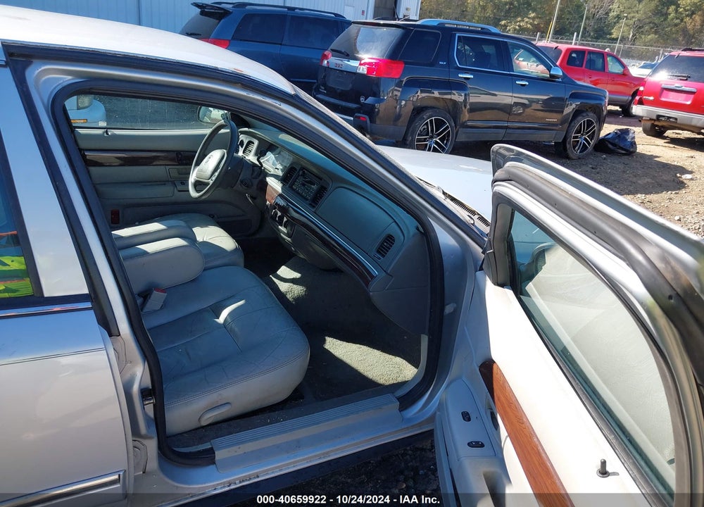 2003 MERCURY GRAND MARQUIS GS VIN: 2MEFM74W23X679862