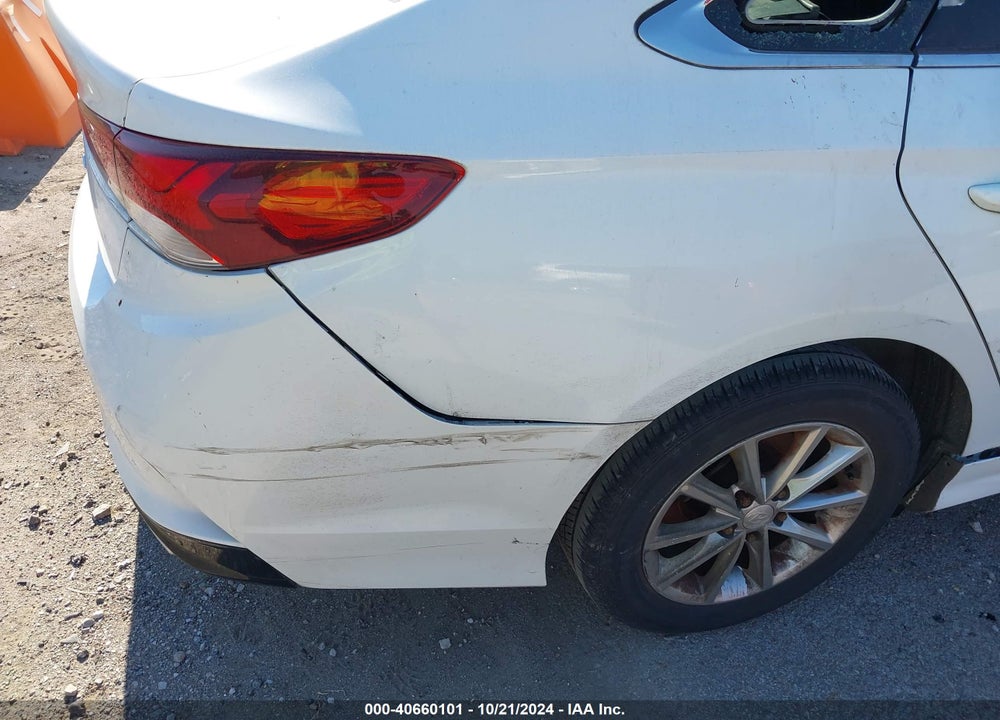 2018 HYUNDAI SONATA VIN: 5NPE24AF1JH724889
