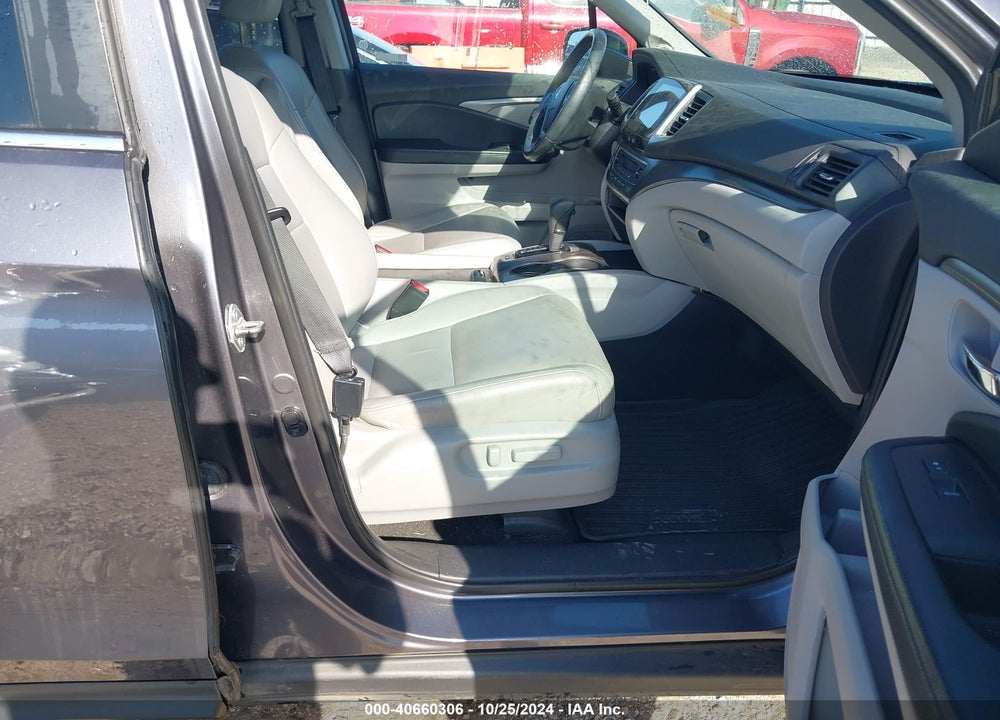 2018 HONDA PILOT EX-L VIN: 5FNYF6H53JB006947