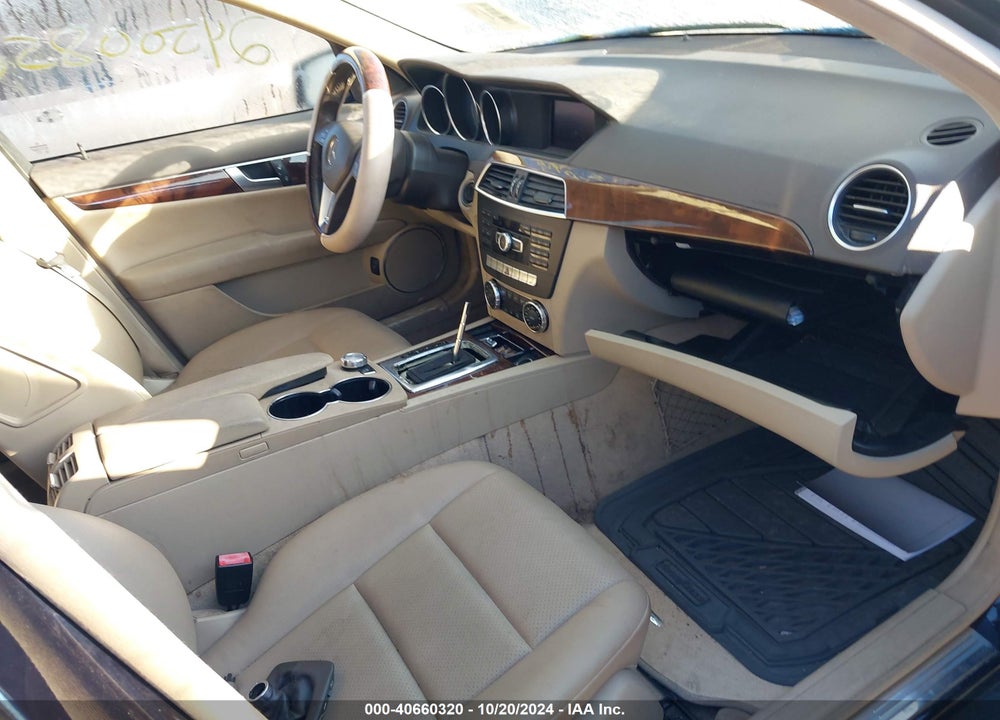 2013 MERCEDES-BENZ C 300 LUXURY 4MATIC/SPORT 4MATIC VIN: WDDGF8AB1DR288937