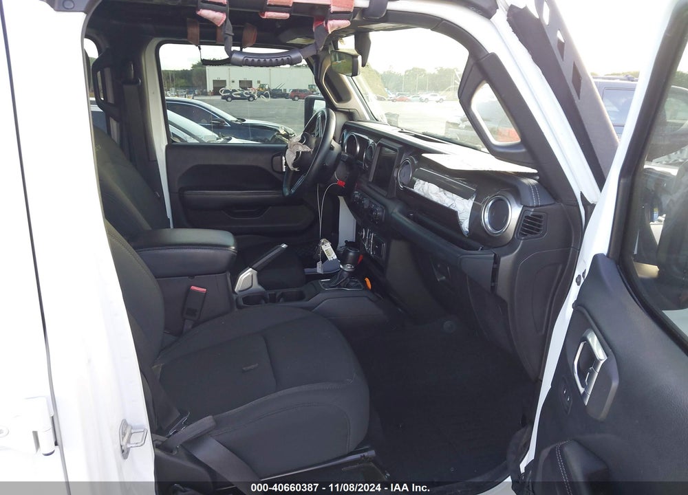 2018 JEEP WRANGLER UNLIMITED SAHARA 4X4 VIN: 1C4HJXEN1JW201076